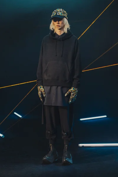 Look 25